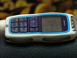 Nokia 3220 - side.jpg
