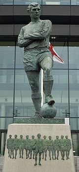Bobby Moore statue.jpg