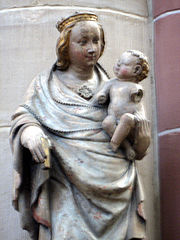 Скульптура Богоматери с младенцем неизвестного автора