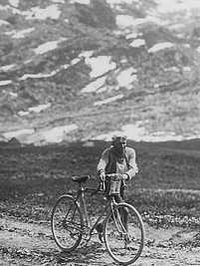 Октав Лапиз во время Тур-де-Франс 1910