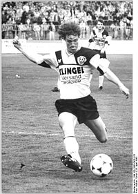 Bundesarchiv Bild 183-1990-0428-023, Dynamo Dresden - FC Berlin 6-1.jpg
