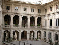 Palazzo altemps, cortile 03.JPG