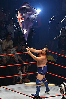 Hacksaw-Jim-Duggan-Aussie-Flag,-RLA-Melb-10.11.2007.jpg