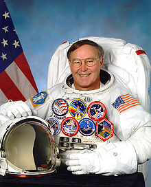 Астронавт НАСА Дж. Росс, 2002 год