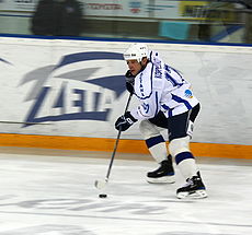Александр Корешков в матче КХЛ Динамо-Барыс 17 января 2009 года