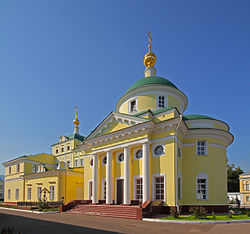 Екатерининская пустынь, Петропавловская и Екатерининская церкви