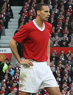 Рио Фердинанд во время матча с «Манчестер Сити» в 2008 году