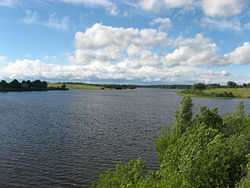 Вид на разлившуюся Вазузу с моста возле деревни Хлепень.