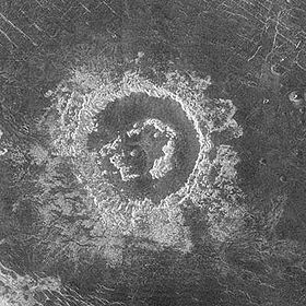 Радар-снимок кратера, сделанный станцией «Магеллан»