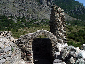 Руины крепости