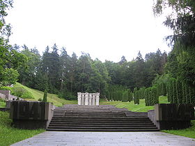 Memorial to Soviet Soldiers in Antakalnis.jpg