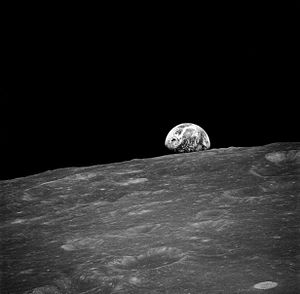 «Восход Земли», впервые сфотографированный с лунной орбиты Аполлоном-8