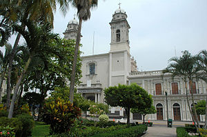 Basílica Menor de Colima.jpg