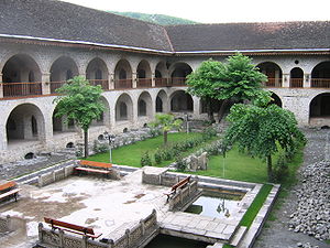Внутренний двор Караван-сарая