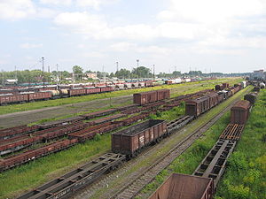 Железнодорожные пути около станции и депо в Ожерелье