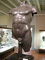 Torso maschile bronzeo greco da livorno, 480-470 ac..JPG